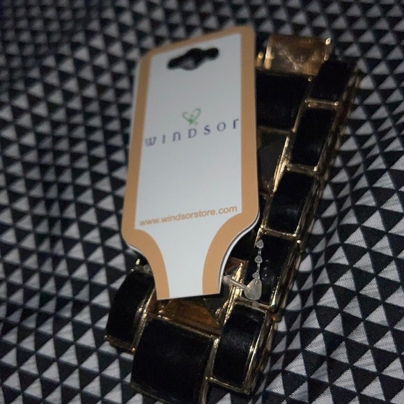 Windsor chunky black gold  tone elastic bracelet - Picture 3 of 4